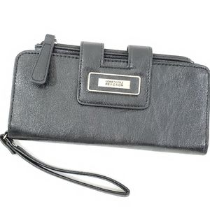 Kenneth Cole Reaction Black Bifold Wristlet Wallet